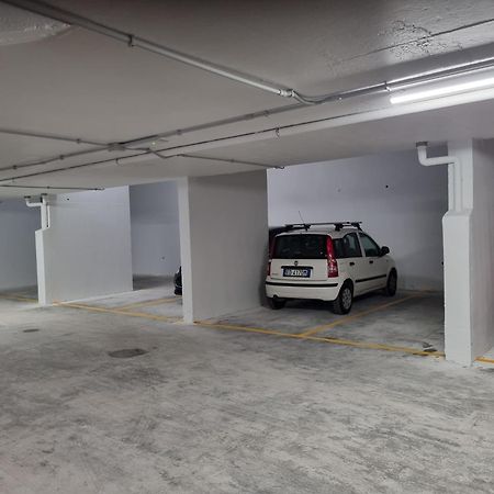 Intero Appartamento Con Giardino E Parcheggio Rome Bagian luar foto