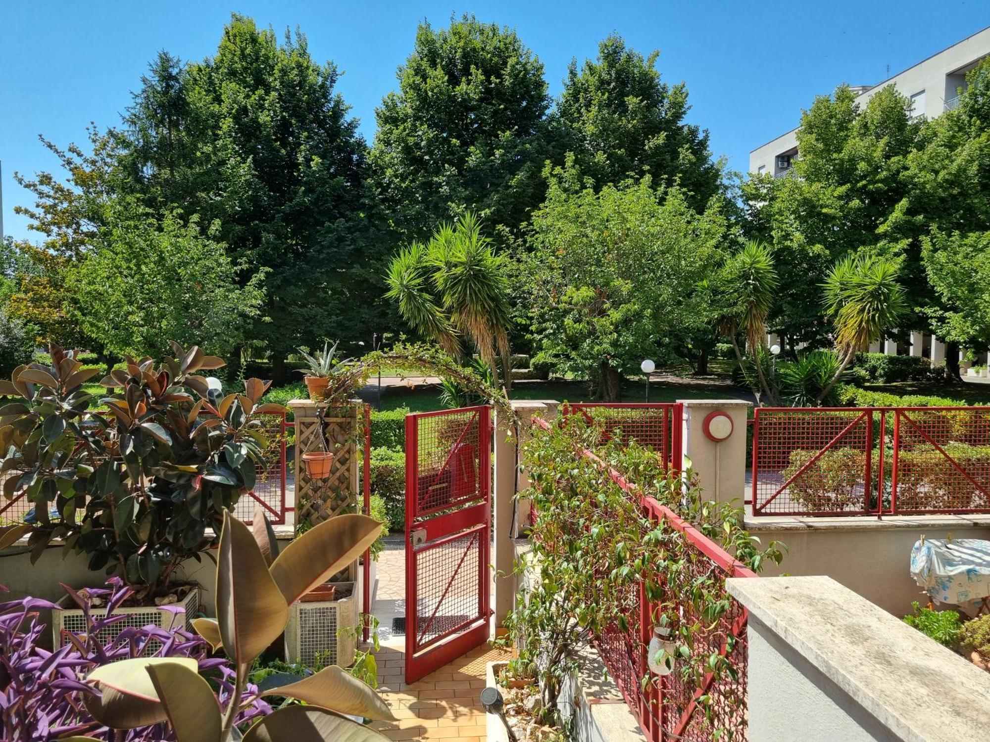 Intero Appartamento Con Giardino E Parcheggio Rome Bagian luar foto